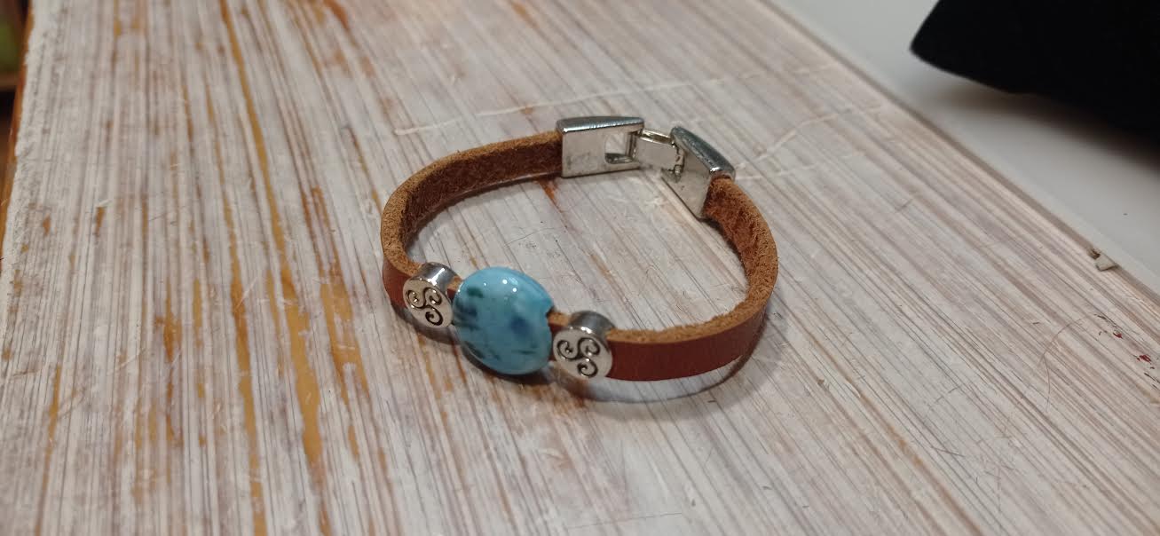 cuero azul